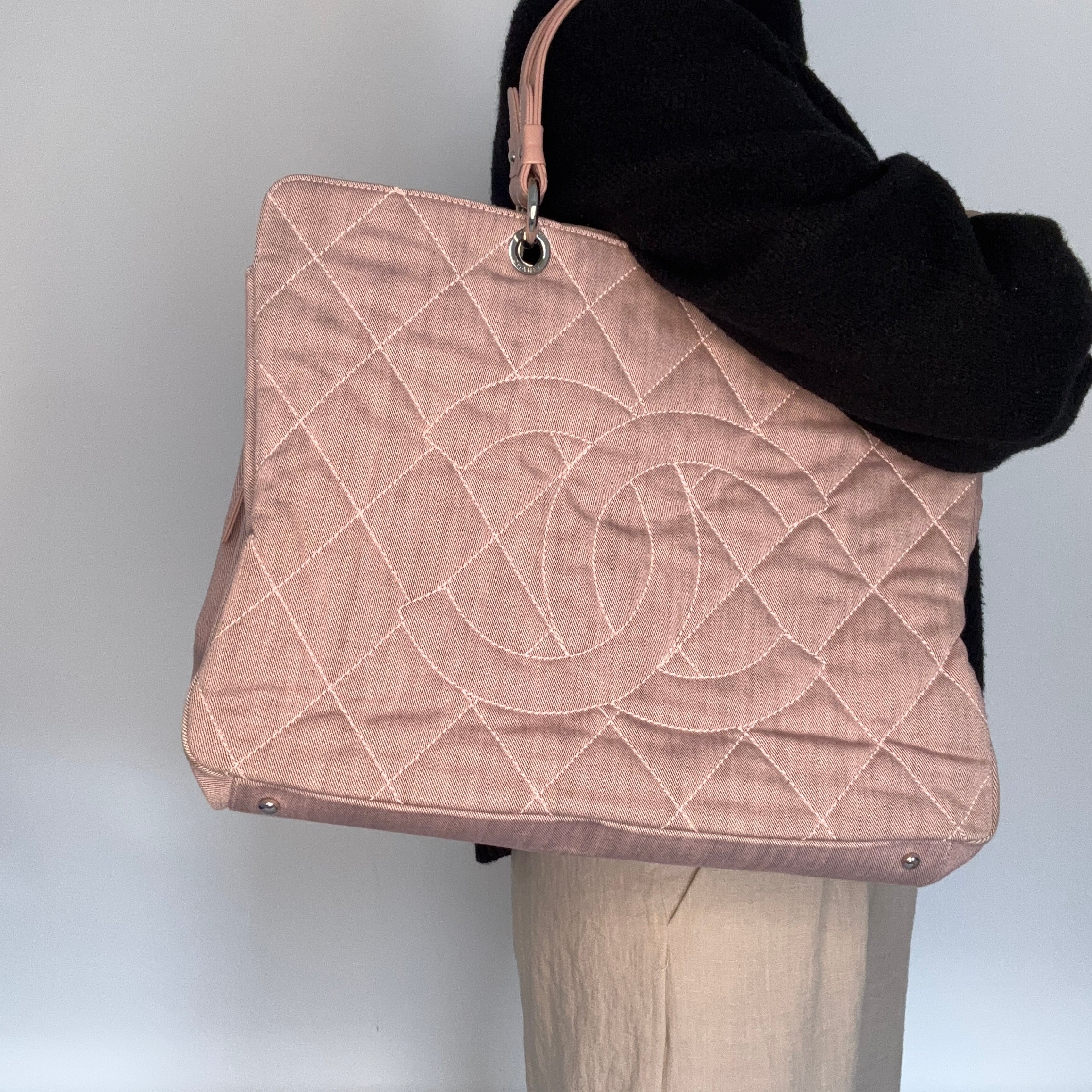 Chanel Tote Large Quilted Denim Pink 2008/09 - Image 2