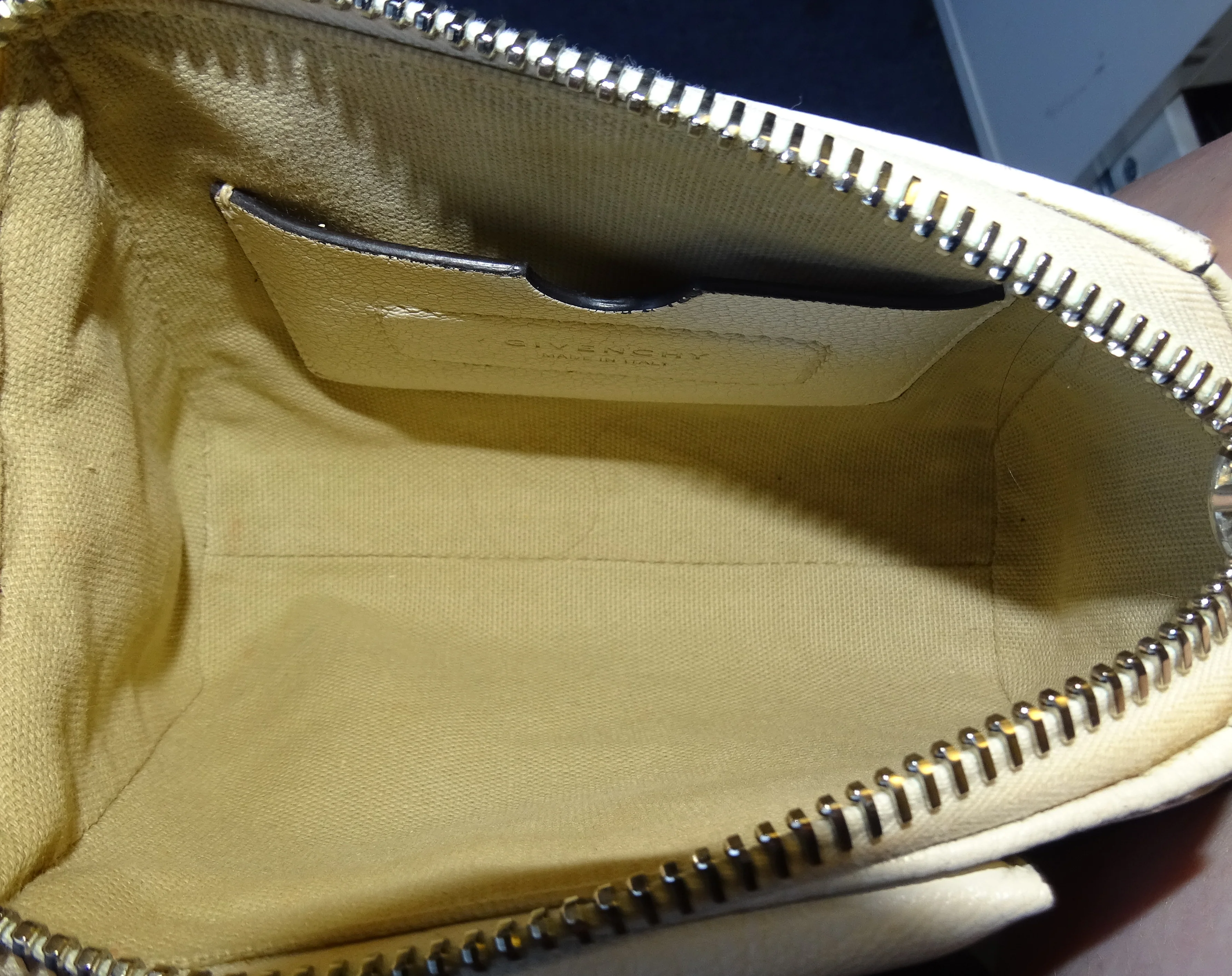 Givenchy Antigona Nano Crossbody Cream SHW - Image 12