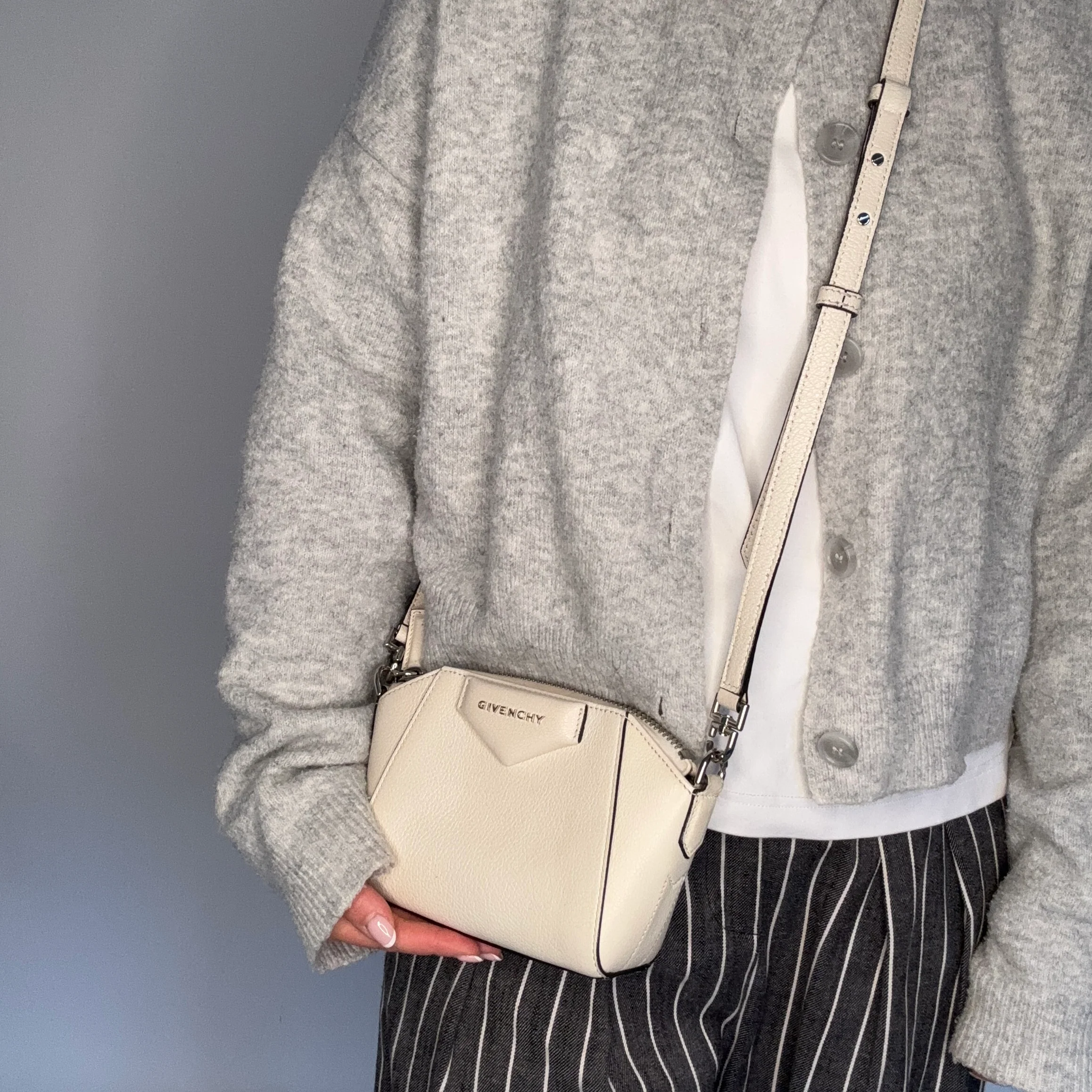 Givenchy Antigona Nano Crossbody Cream SHW - Image 2