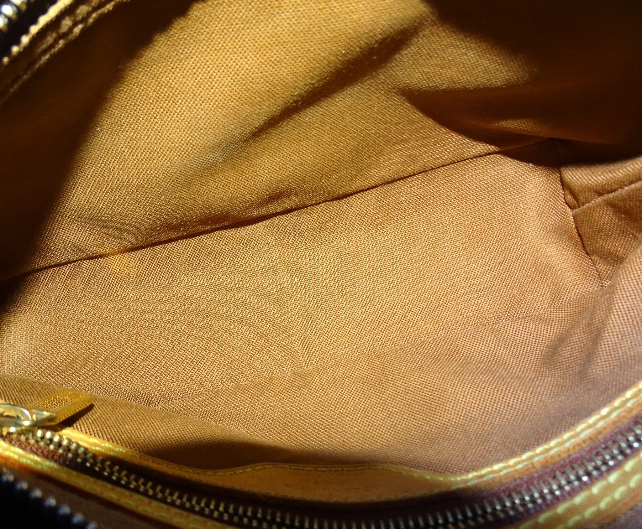 Louis Vuitton Trotteur with Long Strap Monogram AR1004 - 2004 - Image 12