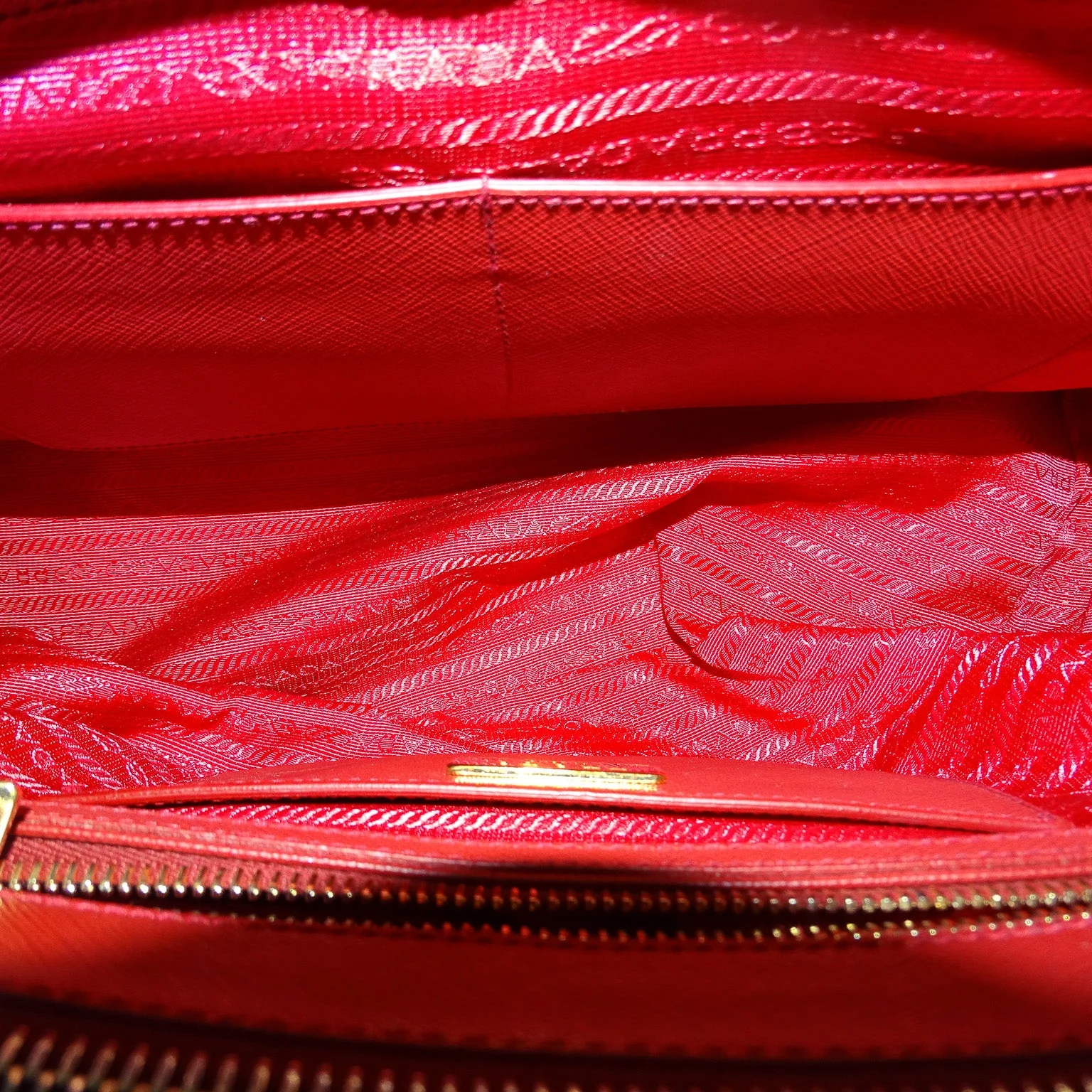 Prada Saffiano Lux Pocket Tote In Fuoco & Papaya - Image 14